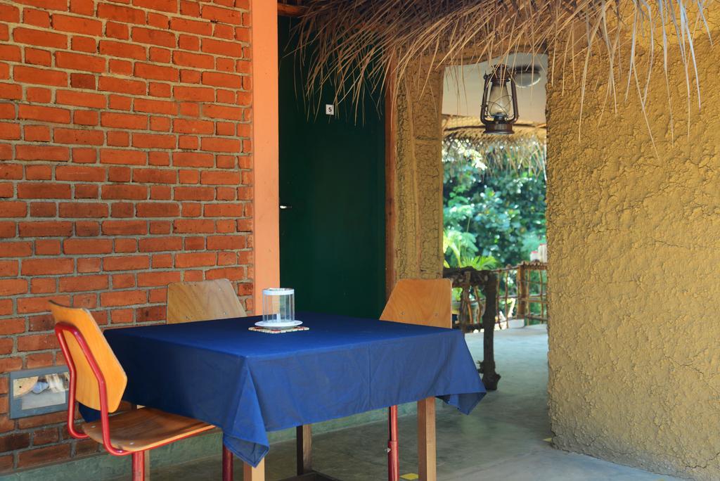 Jungle Beach Hostel Unawatuna Zewnętrze zdjęcie
