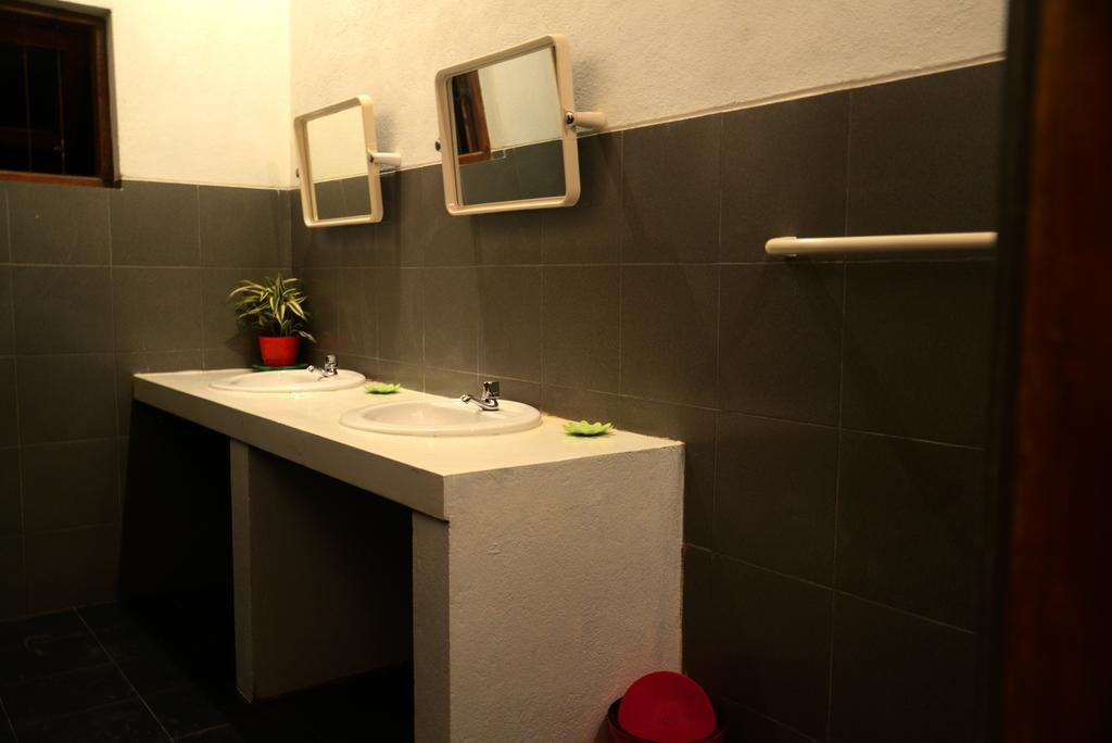 Jungle Beach Hostel Unawatuna Zewnętrze zdjęcie